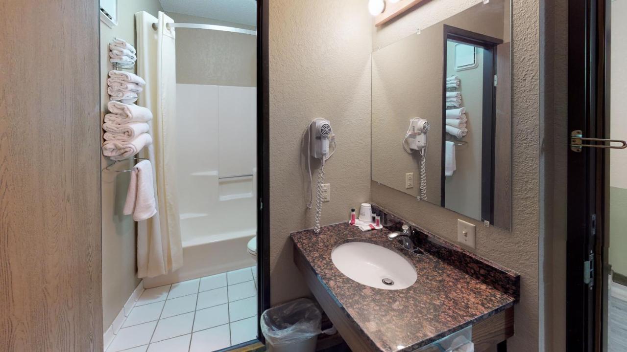Super 8 By Wyndham Glencoe Hotel Bagian luar foto